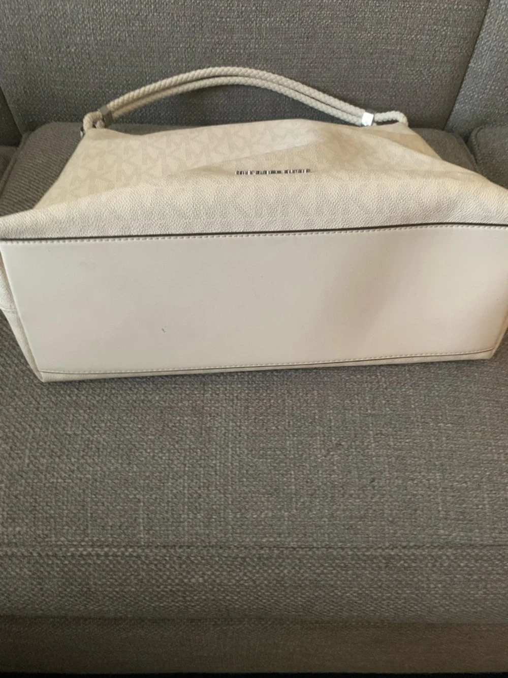 Michael Kors Cream Signature Tote with Gold Logo - Picture 3 of 10